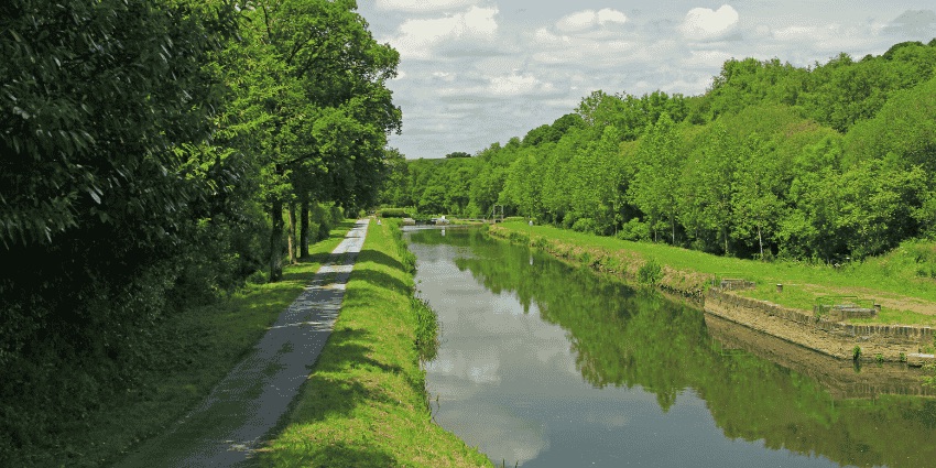 Canal-Nantes-Brest-Bretagne-velo